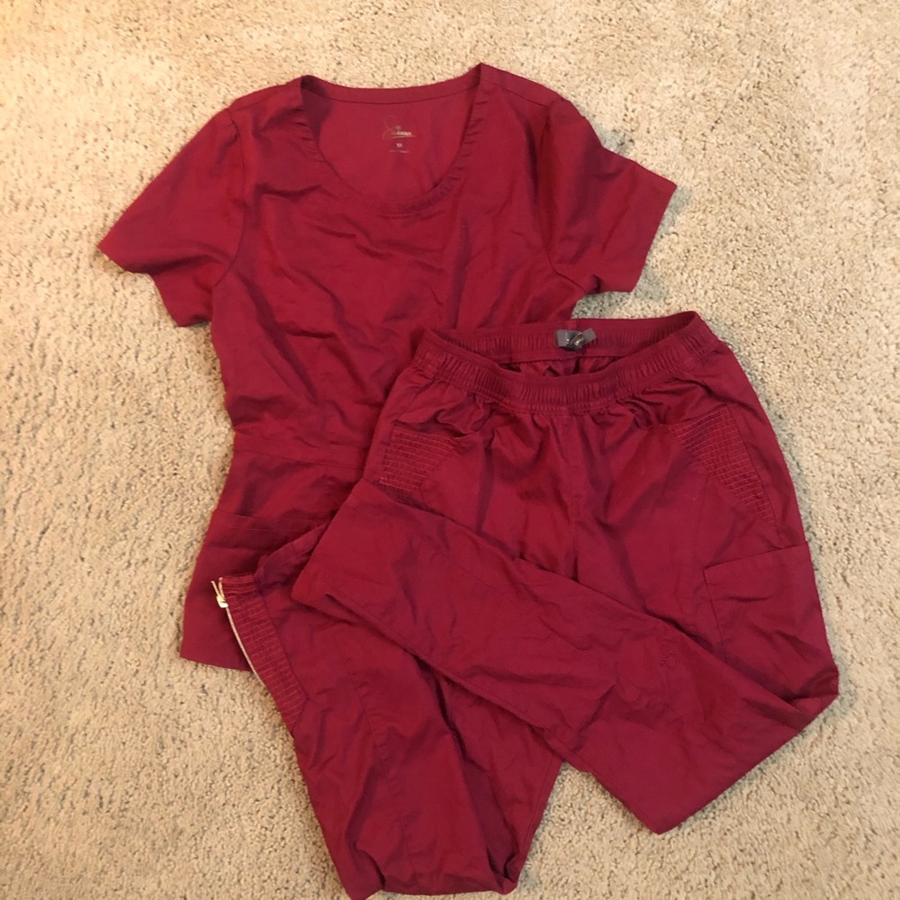 Jaanuu scrub set